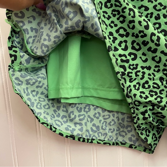 NWT BuffBunny Flo Short V2 in Green Leopard Print Sz XL - Picture 4 of 7